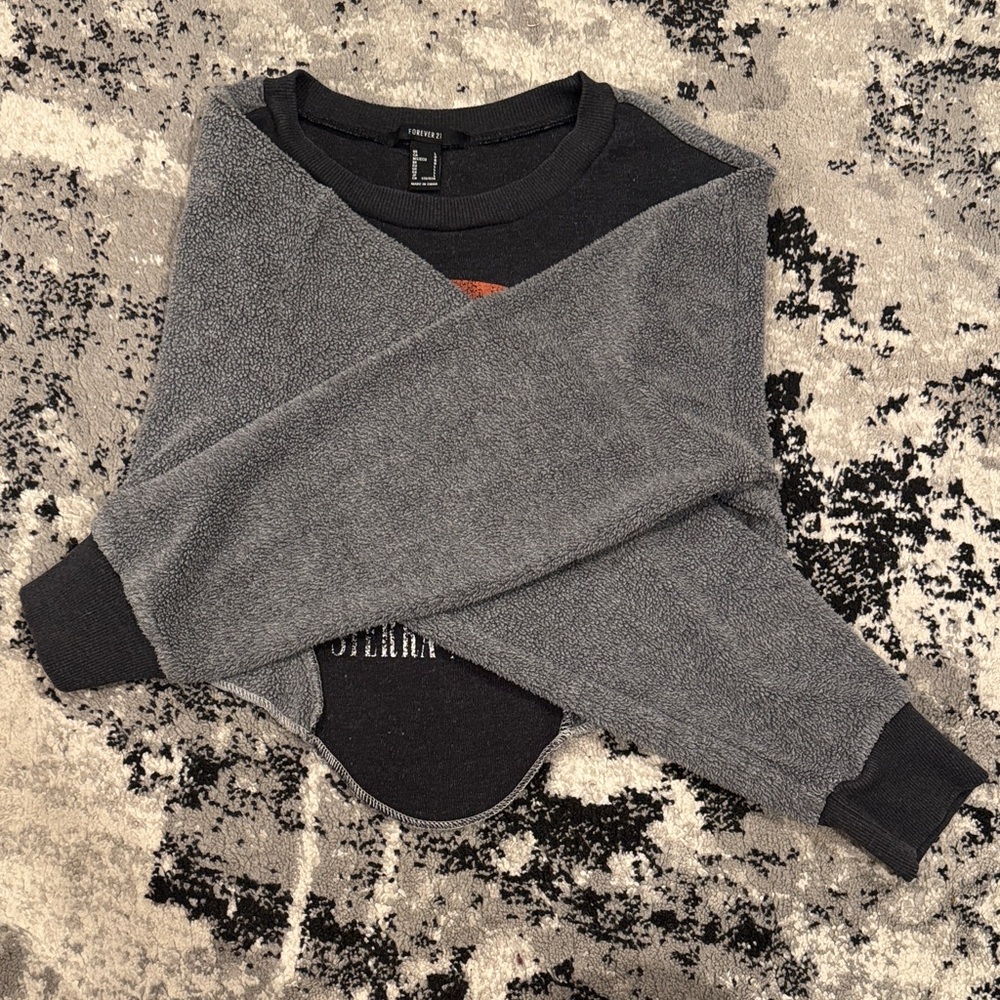 Black and Gray Yosemite Crop Top - Picture 7 of 7